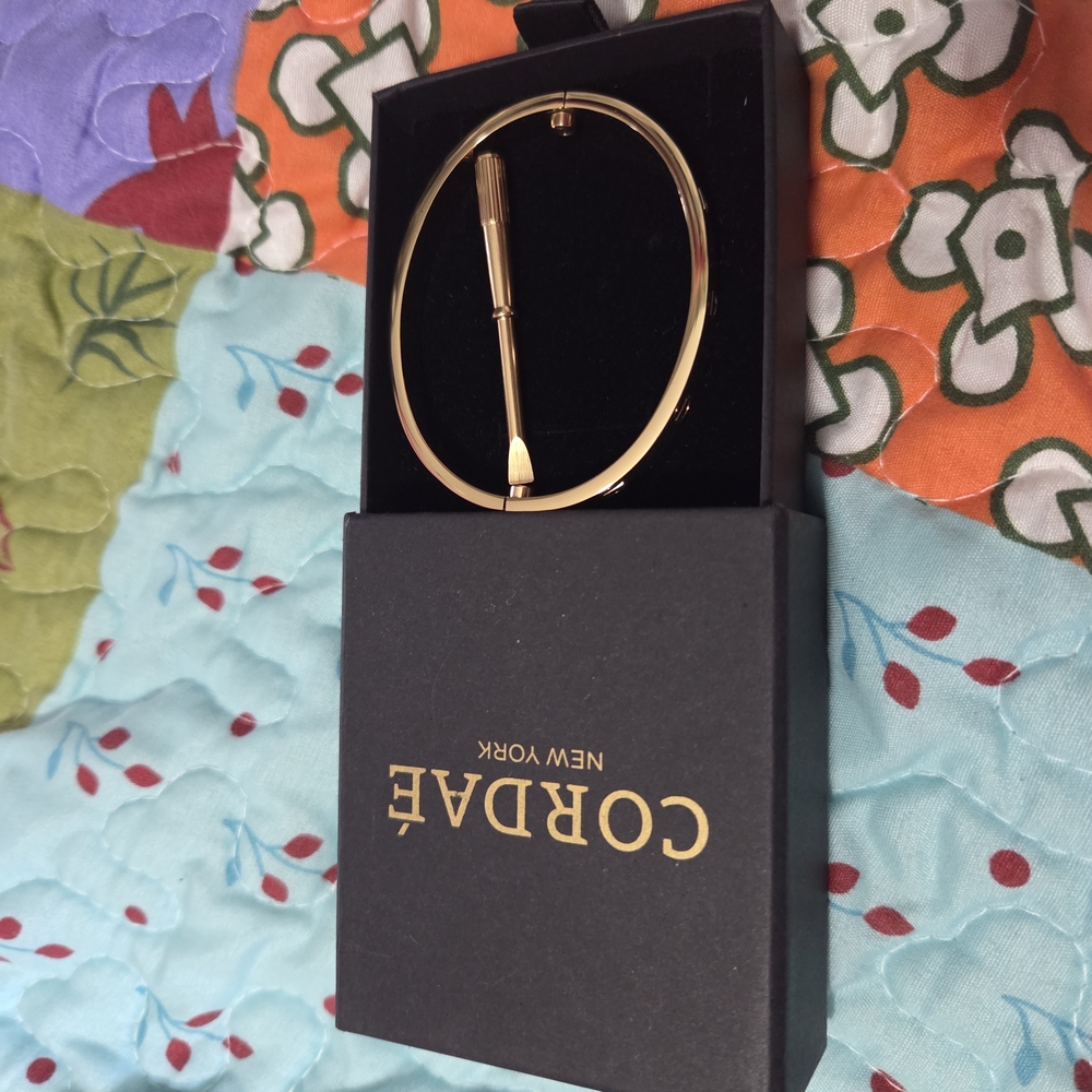 Gold Screw-Style Bangle Bracelet